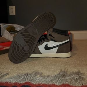 Jordan 1 travis scott